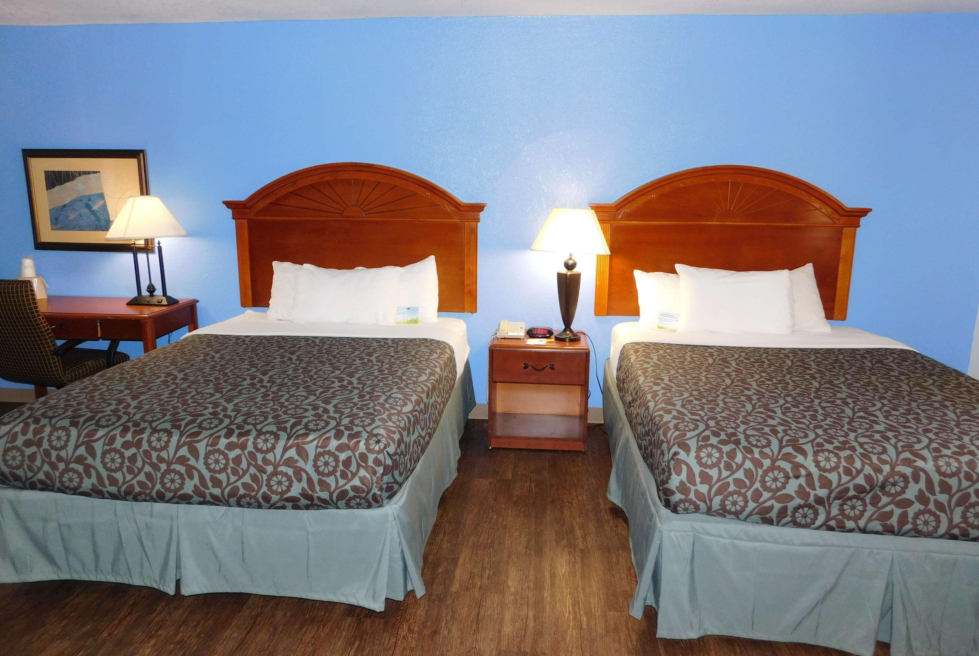 Days Inn By Wyndham Oklahoma City Nw Expressway Warr Acres Exteriör bild