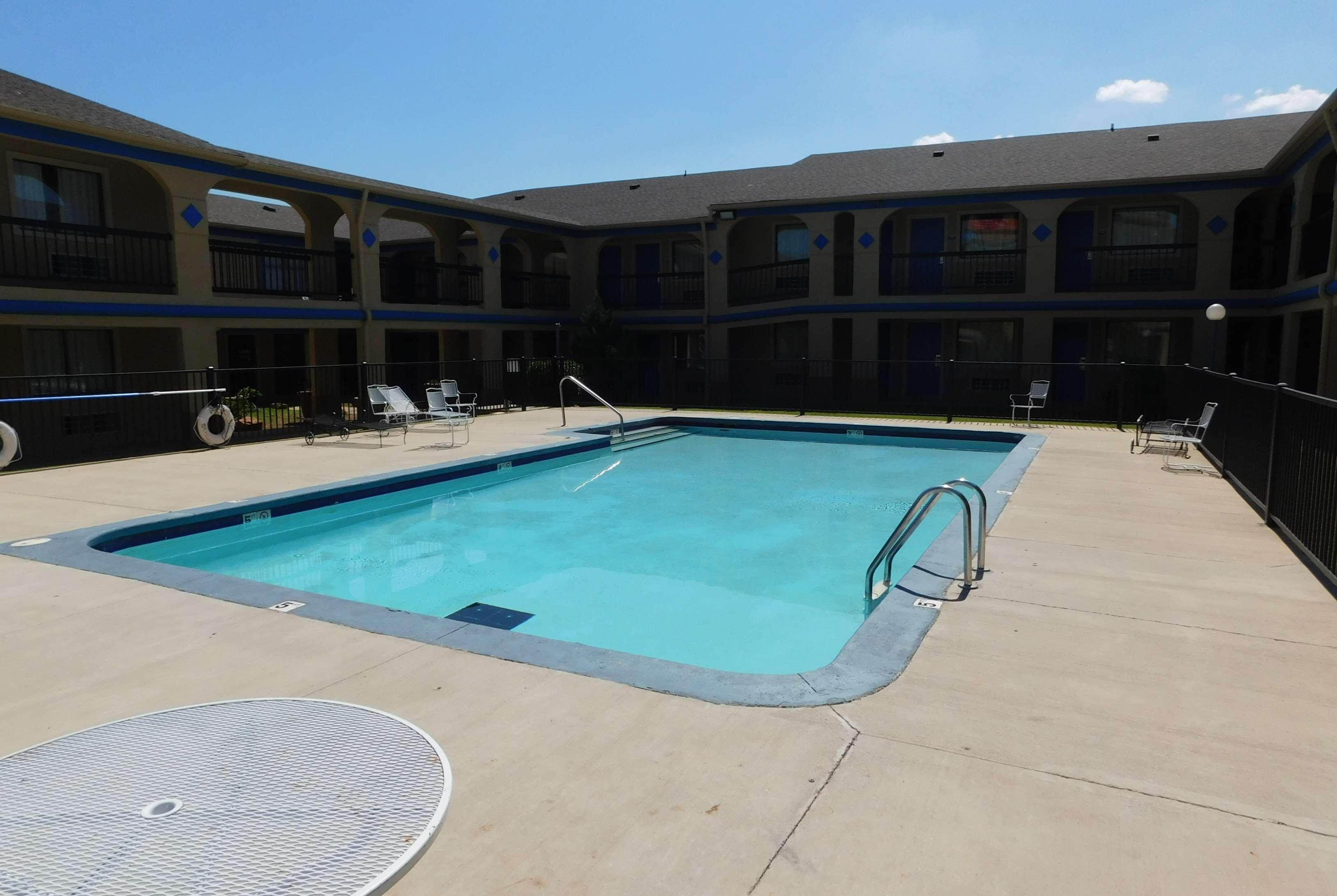 Days Inn By Wyndham Oklahoma City Nw Expressway Warr Acres Exteriör bild