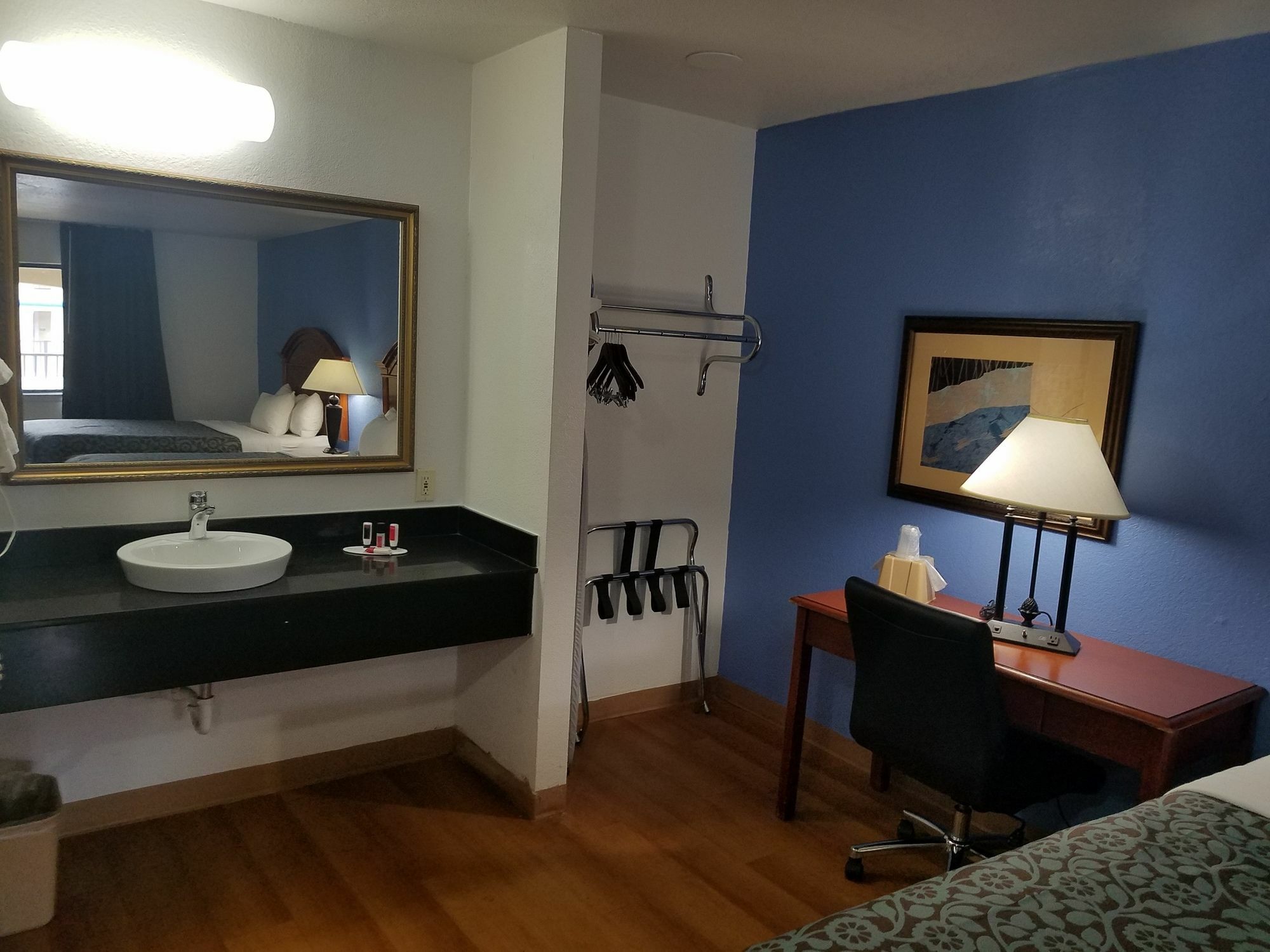 Days Inn By Wyndham Oklahoma City Nw Expressway Warr Acres Exteriör bild